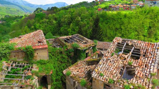 The abandoned centre of Tocco Caudio, Italy